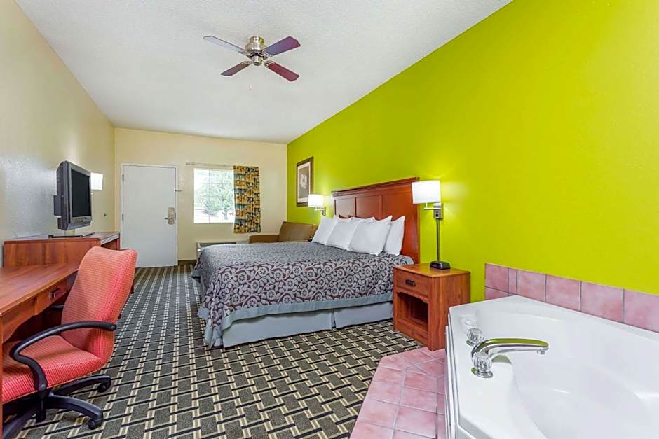 Days Inn by Wyndham Trenton
