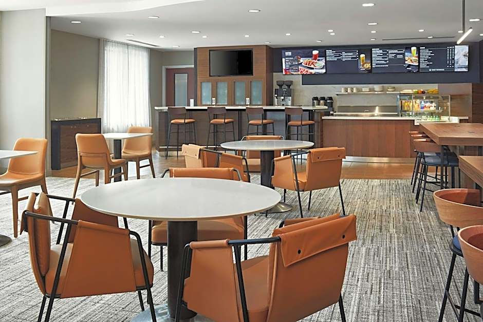 Courtyard by Marriott Hamilton