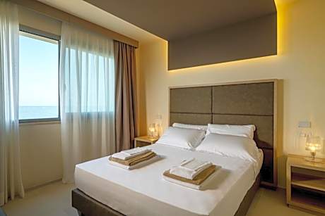 Suite with Sea View and Beach Access
