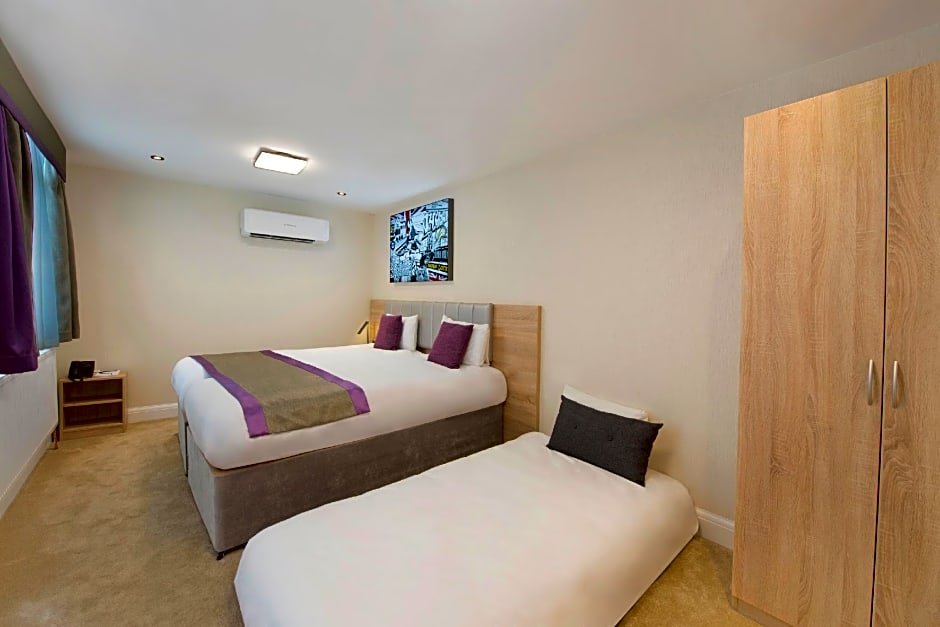 OYO Townhouse 30 Sussex Hotel