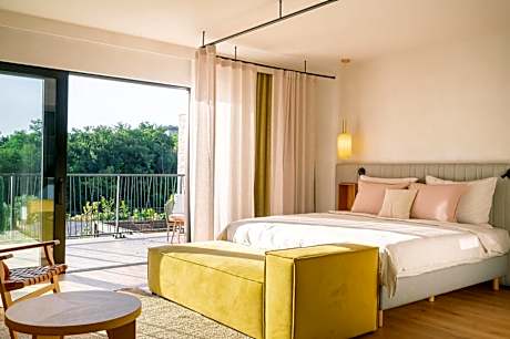 Junior Suite with Lake View