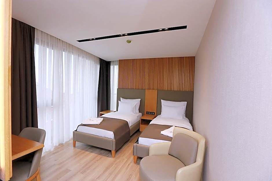 Pikola Otel