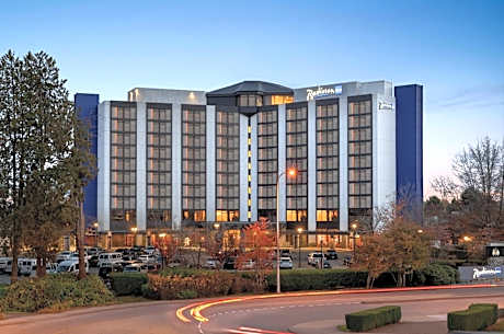 Radisson Blu Vancouver Airport Hotel & Marina