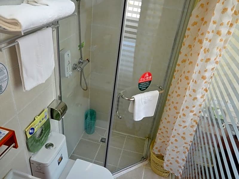 GreenTree Inn WeiFang QingZhou Middle HaiDai Road Electric Power Shell