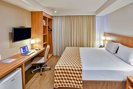 1 Queen Bed Suite Non-Smoking