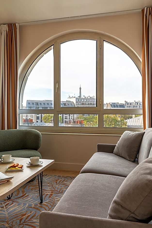 Royal Garden Champs Elysees