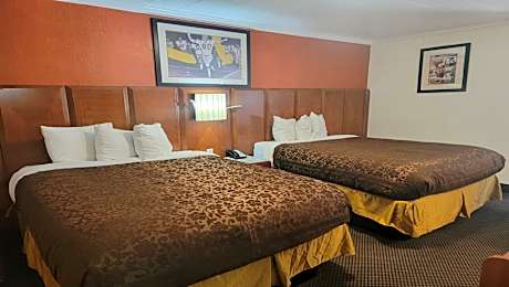 2 Queen Beds Pet Friendly