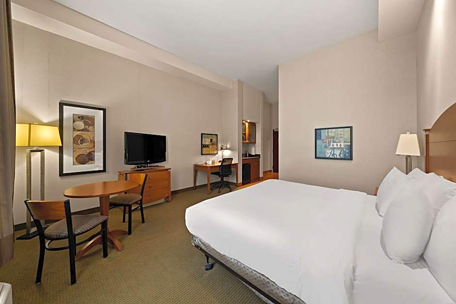 Best Western Plus Orangeville Inn & Suites