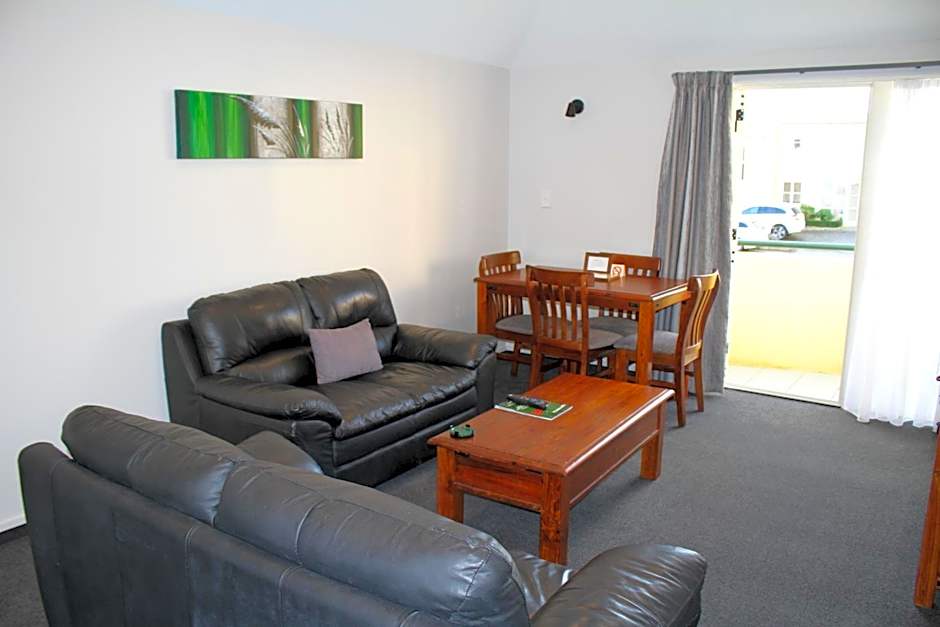 Birchwood Manor Motel