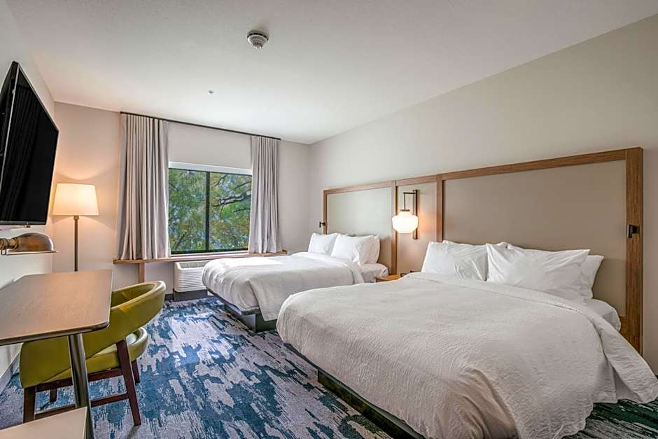 Holiday Inn Express & Suites Platteville By IHG