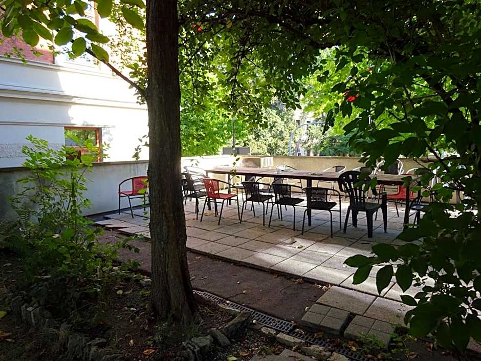 Hummel Hostel - Historische Stadtvilla mit Garten