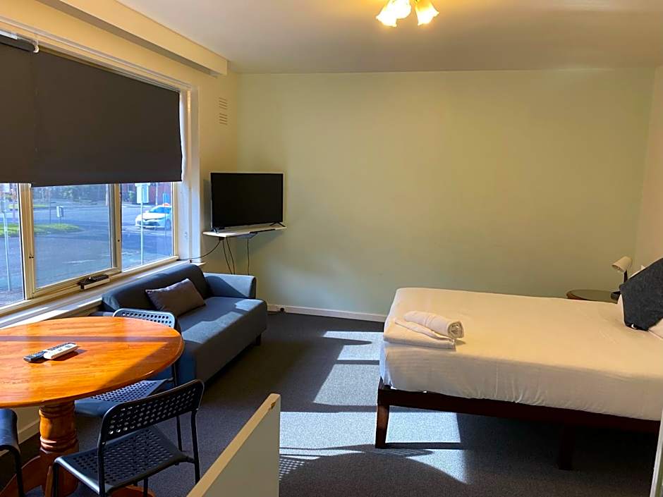 City Edge East Melbourne Apartment Hotel