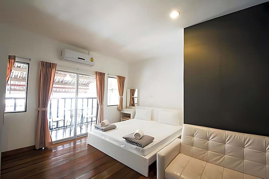 Chino Town Gallery Alley