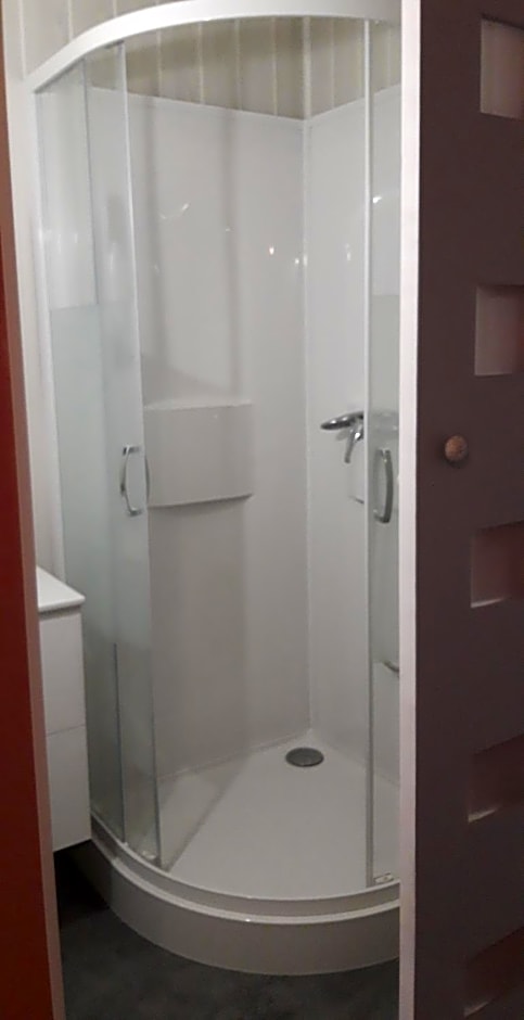 LE CHALET SUISSE - Chambre aux fleurs