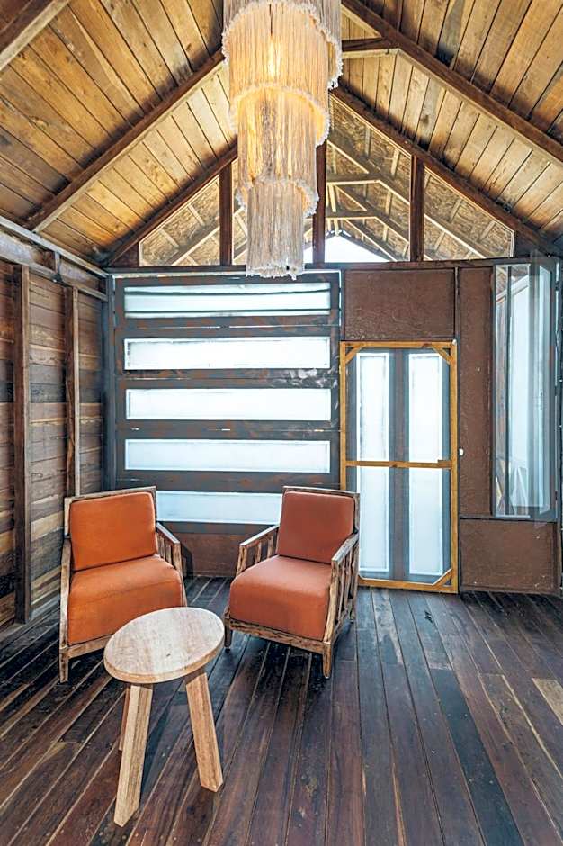 La Embajada Universal The Eighth Color of Bacalar