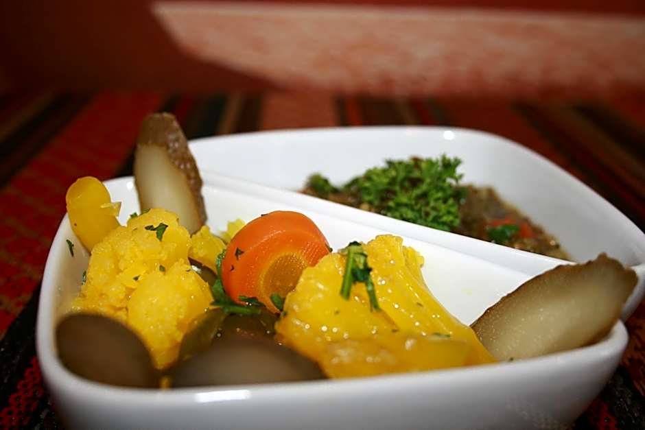 White Rose Hotel and Restaurant