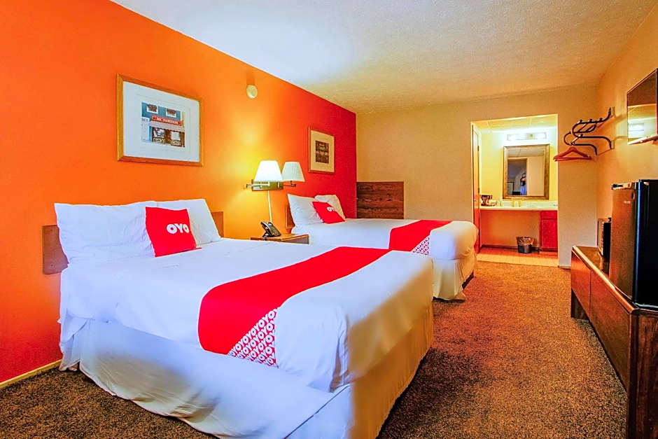 OYO Hotel Chapmanville Inn, WV - Hwy 119