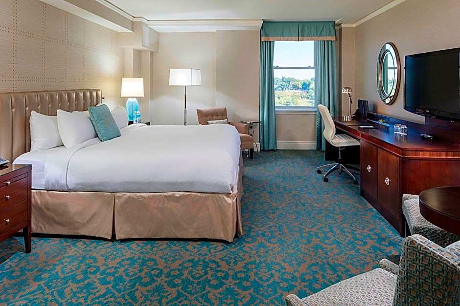 Delta Hotels Bessborough