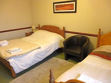 Twin Room with Shower