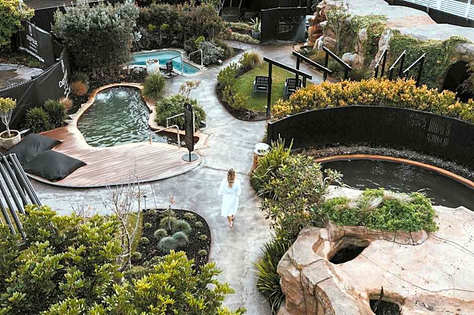 Deep Blue Hotel & Hot Springs