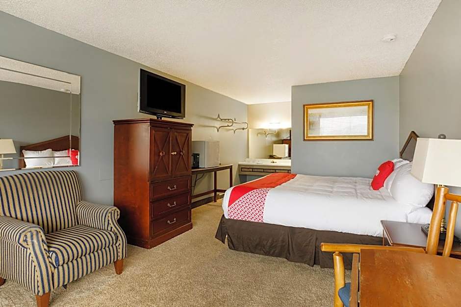 OYO Hotel Branson MO-165