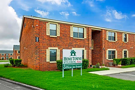 HomeTowne Studios by Red Roof Huntsville - Madison