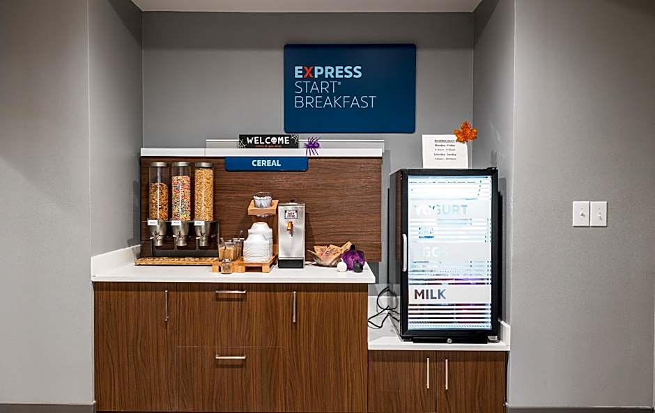 Holiday Inn Express Hotel and Suites Saint Robert By IHG