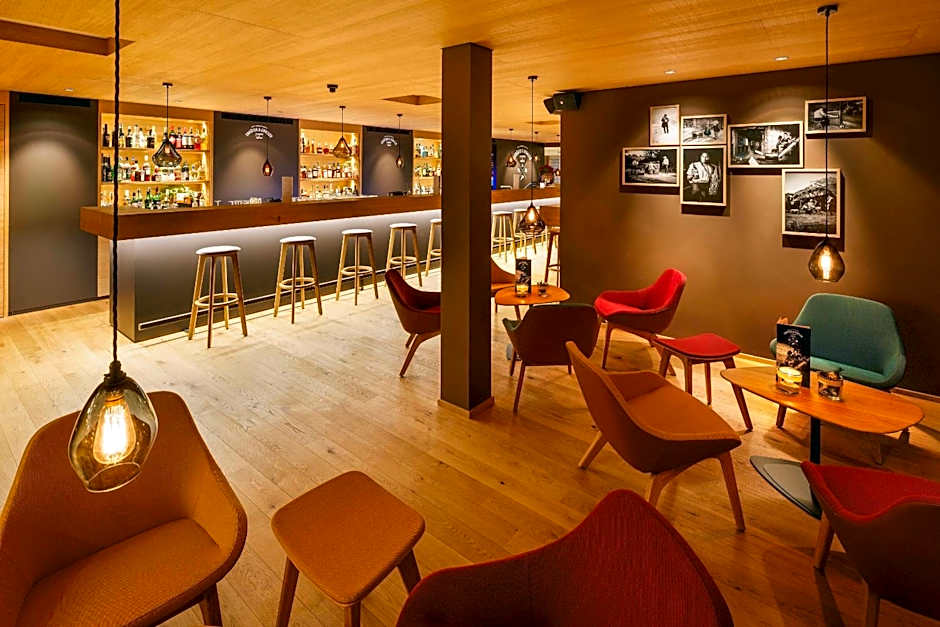Hirschen Guesthouse - Village Hotel