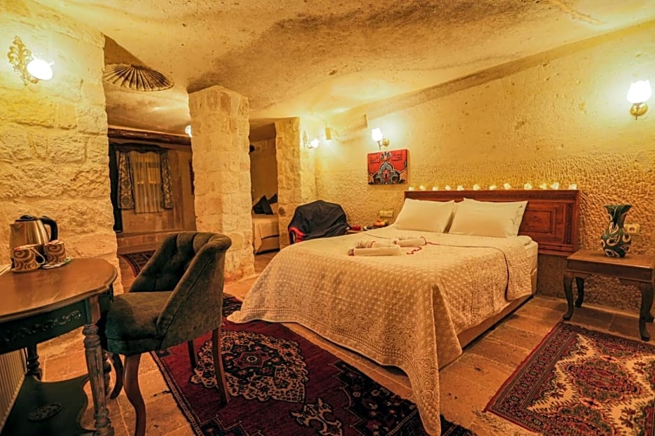 Sinasos Palace Cave Hotel