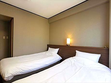 Twin Room - Non-Smoking