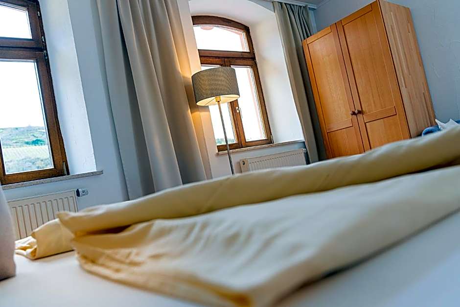 Hotel- Weingut- Moselloreley