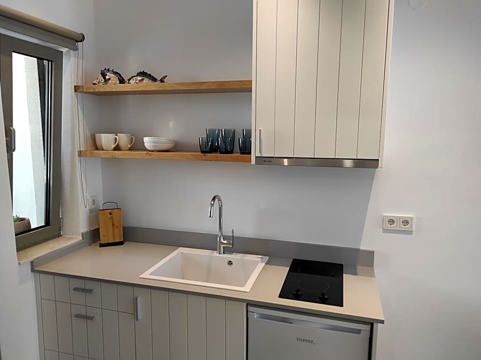 Melissa Apartments, Studios & Suites