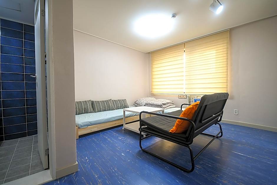 Bluehum Guesthouse