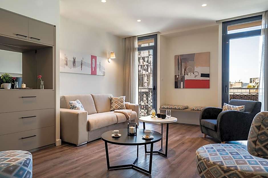 Urban Nest - Suites & Apartments