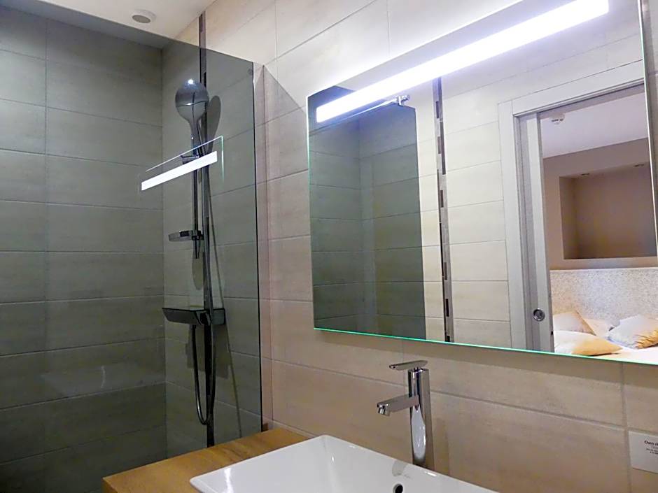 Logis Hotel Des Bains