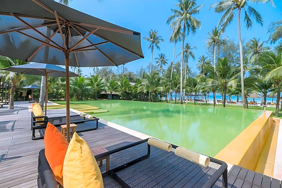 High Season Pool Villa & Spa