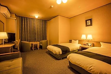 Standard Twin with Indoor Bath - Non-Smoking