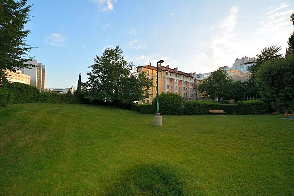 Hotel Lux