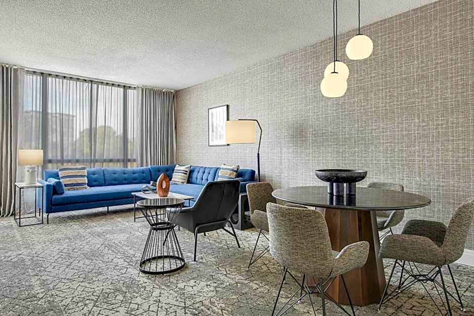 Sheraton Charlotte Hotel