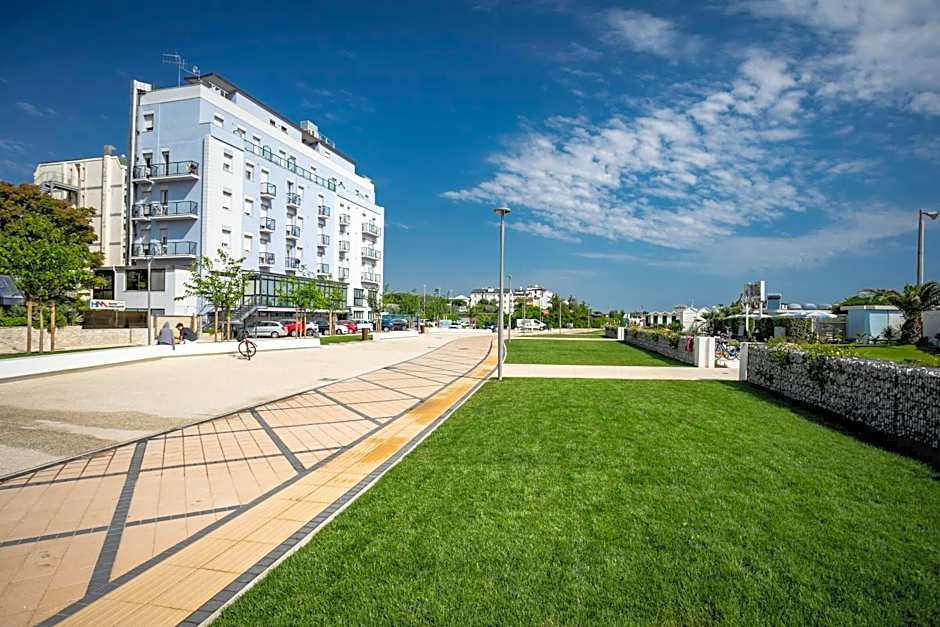 Hotel Baya - in centro, sul mare