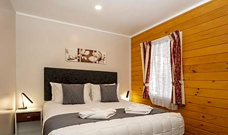 Tudor Park Motel
