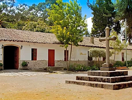 Hacienda La Cienega