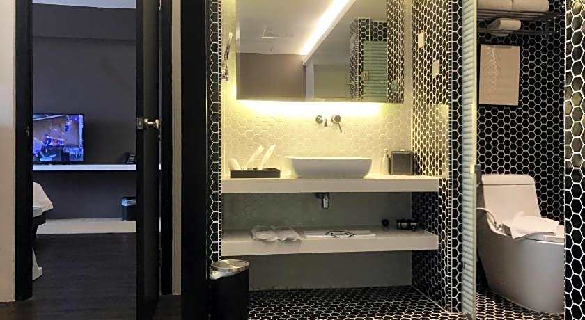 M ROOF HOTEL & RESIDENCES