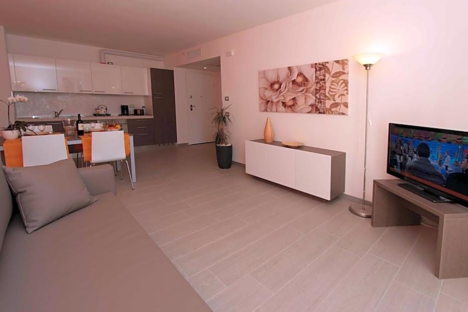 Residence Rivachiara (check-in at Hotel Riviera in Viale Rovereto, 95)