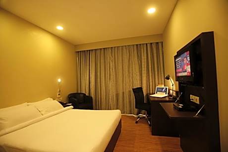 Studio Apartment (Late Check-Out upto 2 hours (subject to availability) and 20% off on Dinner)
