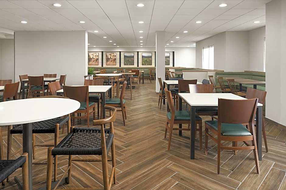 Fairfield Inn & Suites by Marriott Newark Liberty International Airport