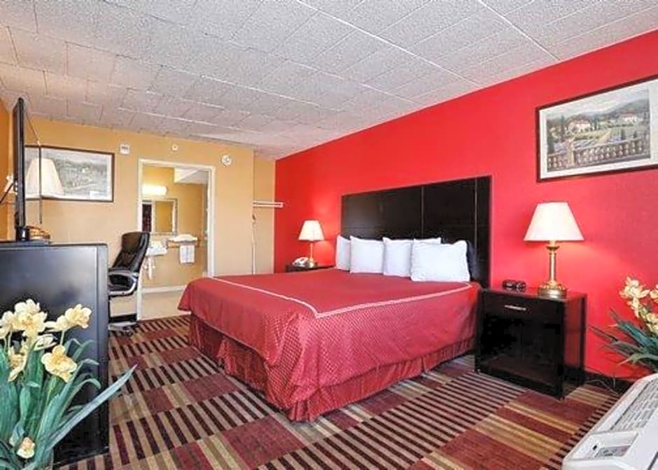Rodeway Inn University