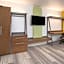 Holiday Inn Express & Suites Braselton West by IHG