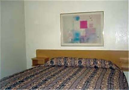 Colonade Motel Suites