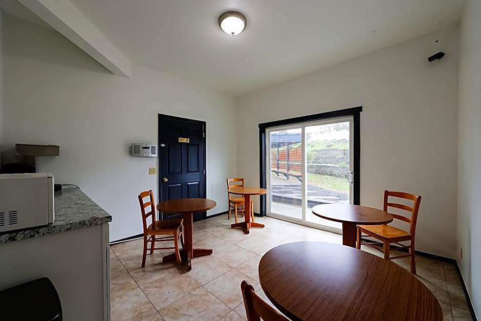 Coastal Inn by OYO Lincoln City - Oregon Coast Hwy